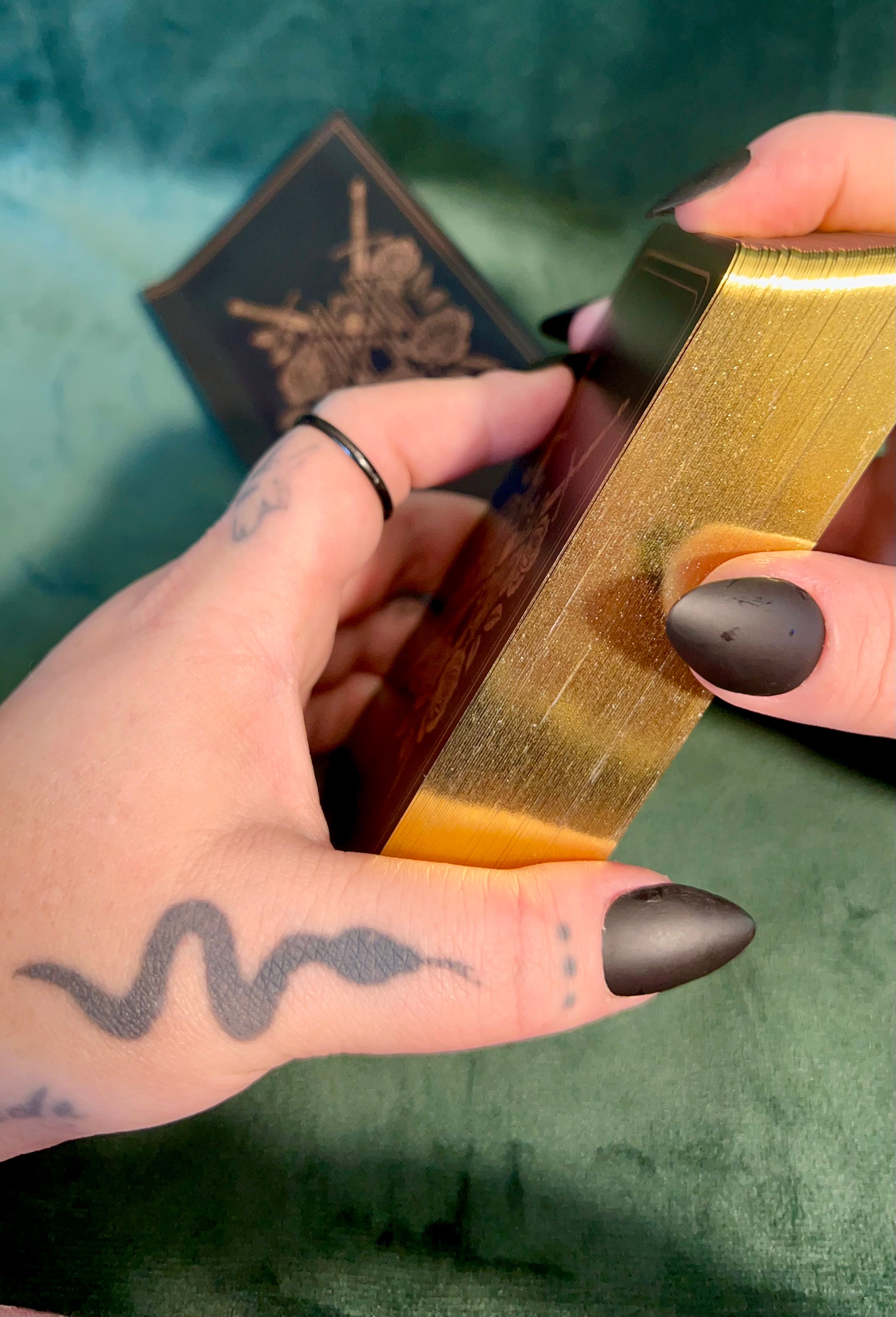 The Worship Deck-Tarot Cards (Velvet Bag)